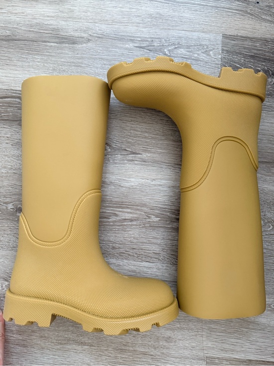 Burberry Shoes - Burberry Mustard Yellow Chunky Lug Rain Boots